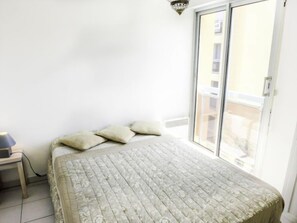 1 bedroom, iron/ironing board, WiFi - La Palmeraie by Interhome (Cavalaire)