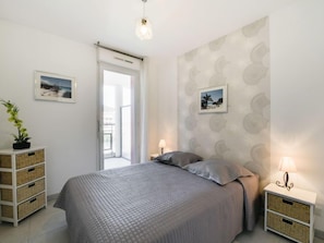 1 bedroom, iron/ironing board, Internet