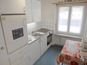 Fridge, oven, dishwasher, toaster