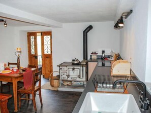 Kühlschrank, Ofen, Geschirrspüler, Hochstuhl