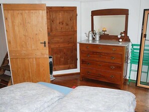 2 Schlafzimmer, Schreibtisch, kostenloses Internet