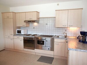 Fridge, microwave, oven, dishwasher - Eberharter by Interhome (Fügen)