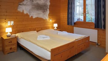 3 bedrooms, iron/ironing board, Internet