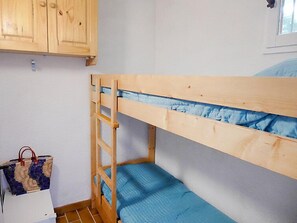 1 bedroom, iron/ironing board, Internet