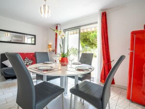 Dining - Les Cyprianes by Interhome (La Grande Motte)