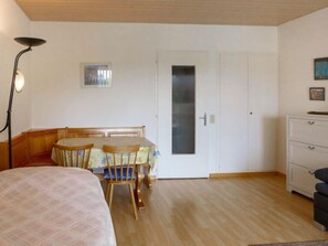 1 Schlafzimmer, Bügeleisen/Bügelbrett, Internetzugang