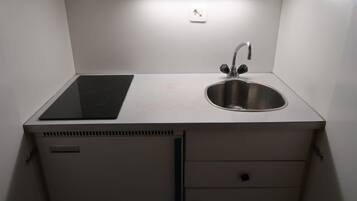 雪櫃、微波爐、廚房用具/餐具/器皿