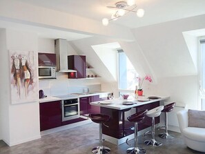 冷蔵庫、電子レンジ、オーブン、食器洗い機