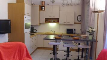 Réfrigérateur, micro-ondes, four, lave-vaisselle