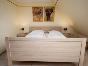 3 Schlafzimmer, Schreibtisch, Internetzugang