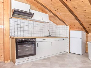 Fridge, oven, cookware/dishes/utensils