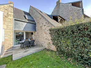 Outdoor dining - Les Alizés by Interhome (Carnac)