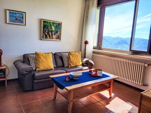 TV, fireplace - Bellavista Erika 19 by Interhome (Cademario)