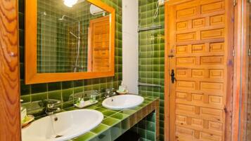 Bidet, serviettes fournies