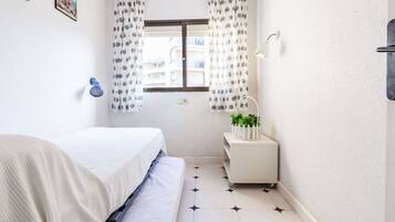 3 dormitorios, tabla de planchar con plancha, Internet