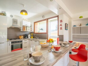 Fridge, microwave, oven, dishwasher