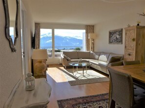 TV - Jeanne D'Arc Apt. D-33 by Interhome (Crans-Montana)