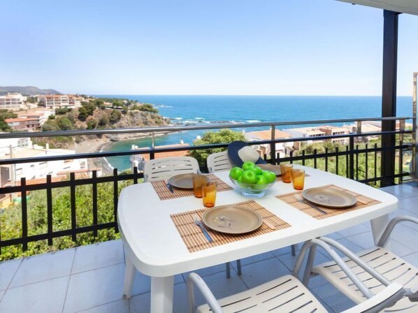 Outdoor dining - Les Oranetes by Interhome (Llançà)