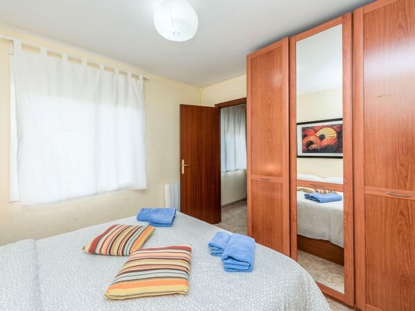 3 bedrooms, iron/ironing board, WiFi - Camp Nou by Interhome (Barcelona)