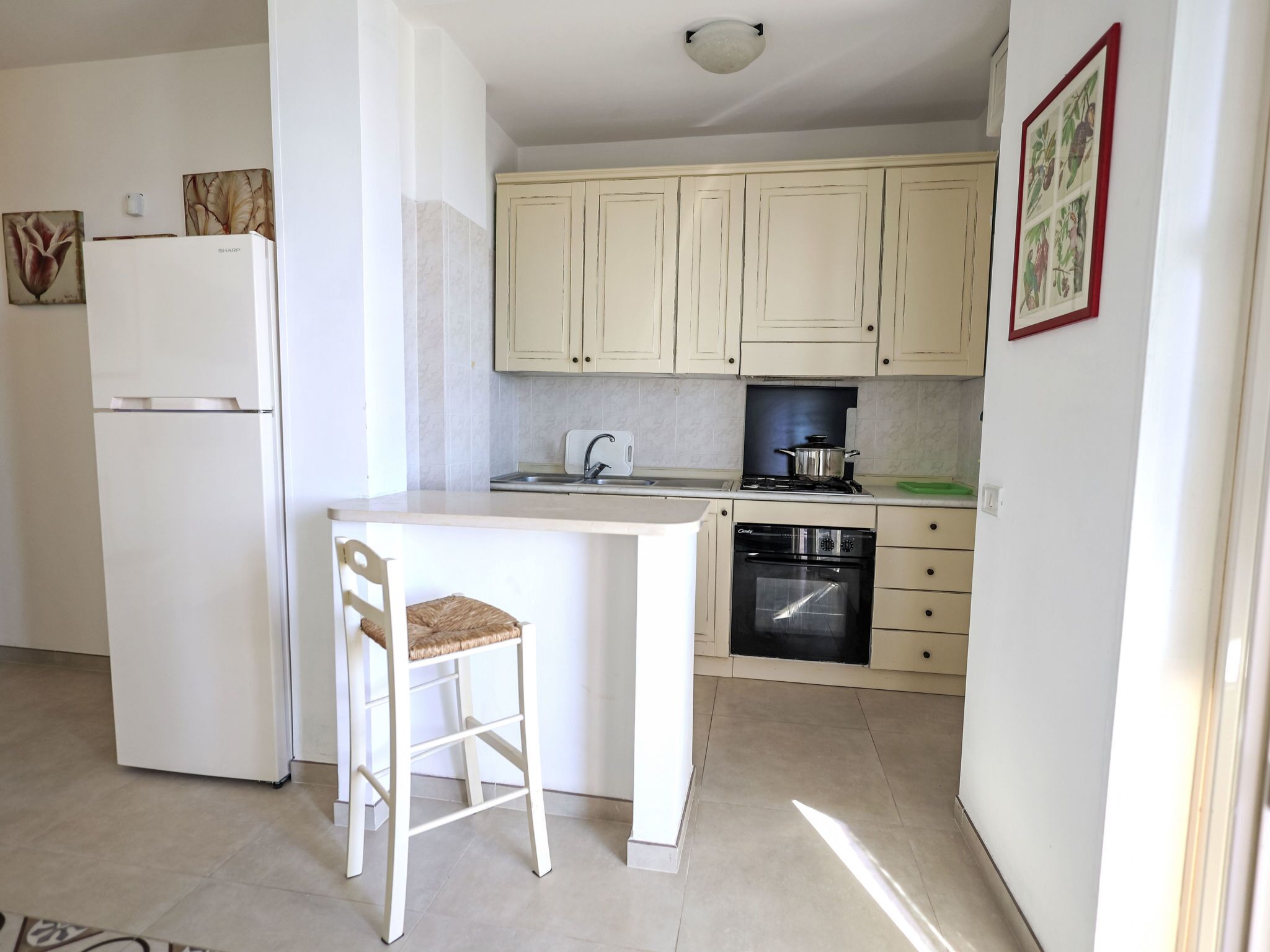 Réfrigérateur, micro-ondes, four