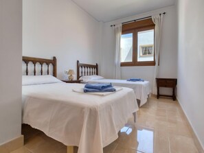 3 chambres, fer et planche à repasser, Wi-Fi