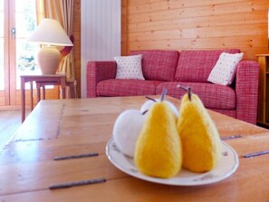 Télévision, cheminée, lecteur de DVD