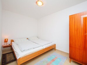 2 bedrooms