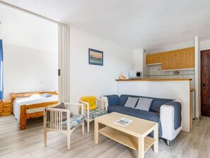TV - Les Maisons de l'Océan by Interhome (Lacanau)