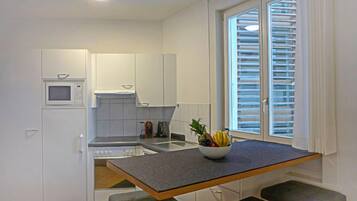 Réfrigérateur, micro-ondes, four, lave-vaisselle