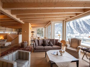 Fernseher, Kamin