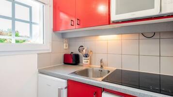 Réfrigérateur, micro-ondes, four, lave-vaisselle