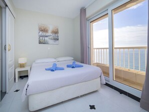 2 chambres, fer et planche à repasser