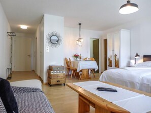 1 bedroom, free internet