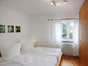 3 bedrooms, Internet