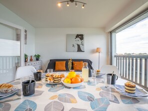 Dining - Bellevue by Interhome (Quiberon)