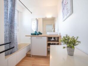 Bathroom - Bellevue by Interhome (Quiberon)