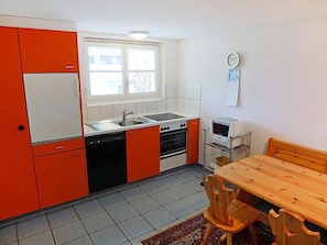 Réfrigérateur, micro-ondes, four, lave-vaisselle
