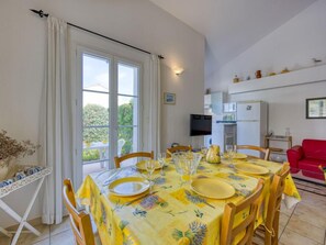 Dining - Les Grandes Bleues 2 by Interhome (Narbonne-Plage)