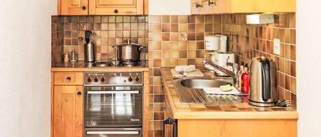 Fridge, oven, dishwasher, toaster