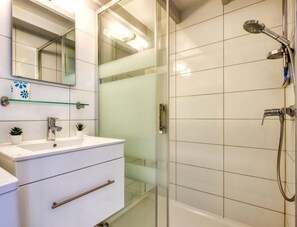 Bathroom - Les Palombes by Interhome (Lacanau)