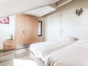 2 camere, una scrivania, Wi-Fi