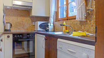 Fridge, oven, dishwasher, toaster