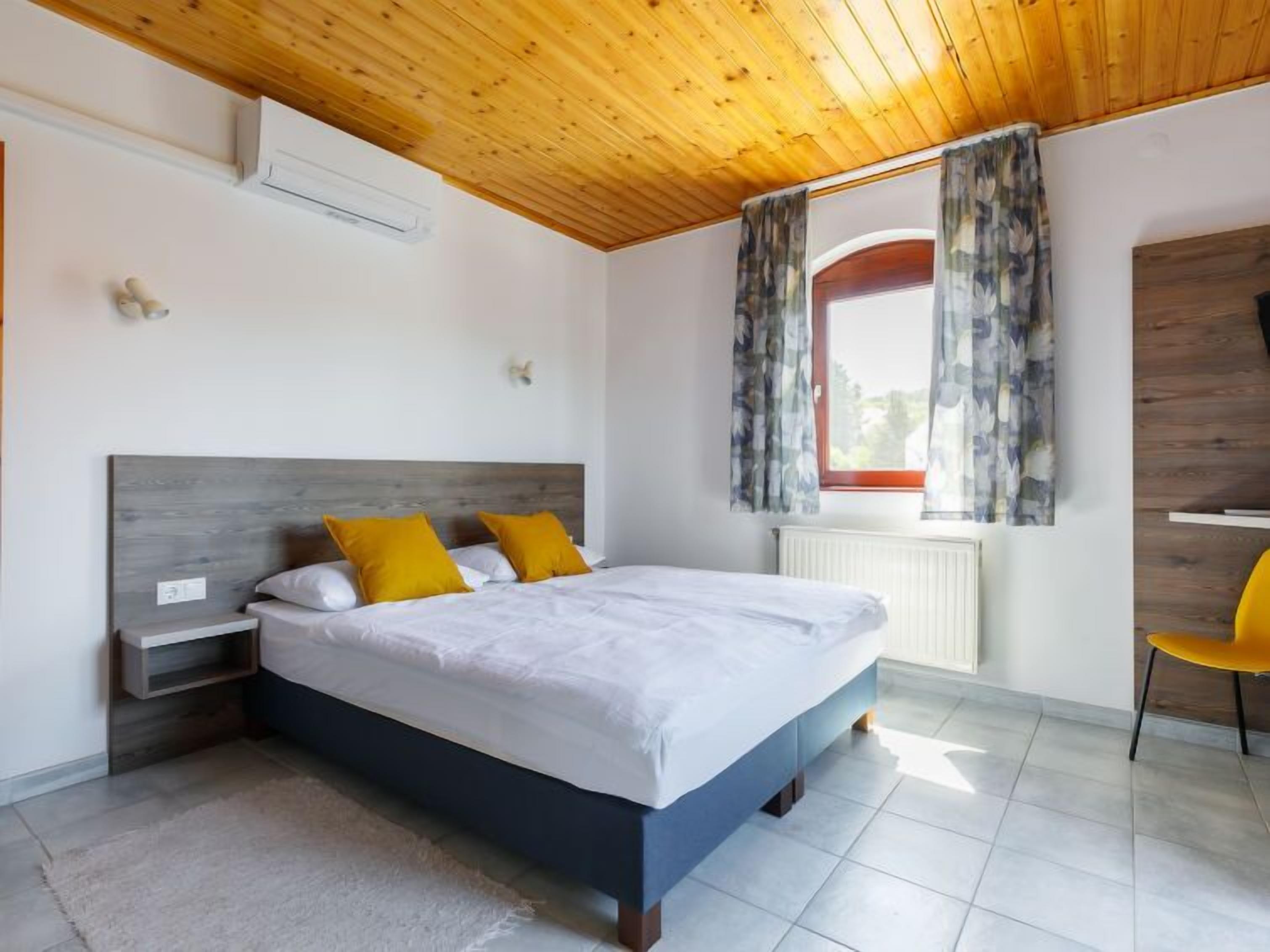 6 bedrooms, Internet