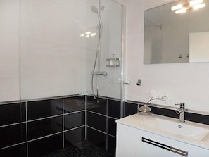 Towels - Baccara by Interhome (Deauville-Trouville)