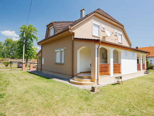 Exterior - Daisy 2 by Interhome (Balatonmariafurdo)