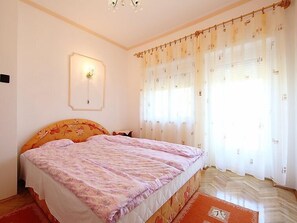 3 bedrooms, Internet