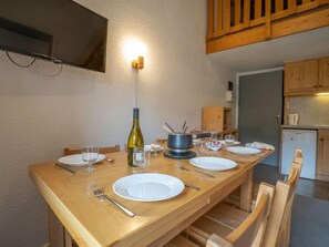 Dining - Jettay Choucas 127 by Interhome (Les Menuires)