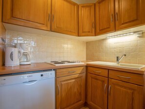 Réfrigérateur, micro-ondes, four, lave-vaisselle