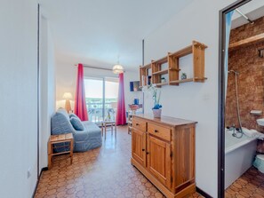 Bathroom - Les Barcarelles by Interhome (Le Barcarès)