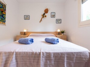 2 bedrooms, iron/ironing board